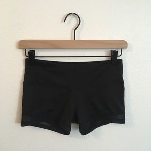 Abercrombie Seamless Hot Pants in Mesh, Xs